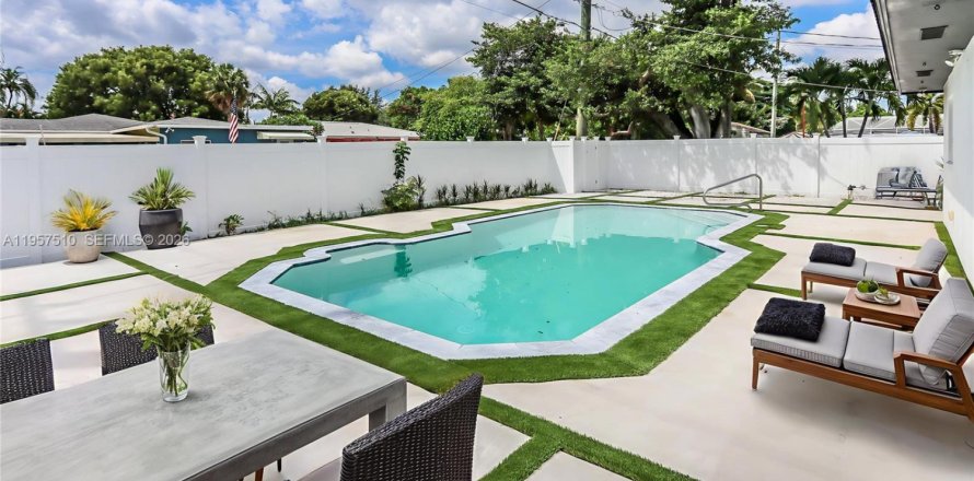 Villa ou maison à Hollywood, Floride 5 chambres, 210.61 m2 № 2011711