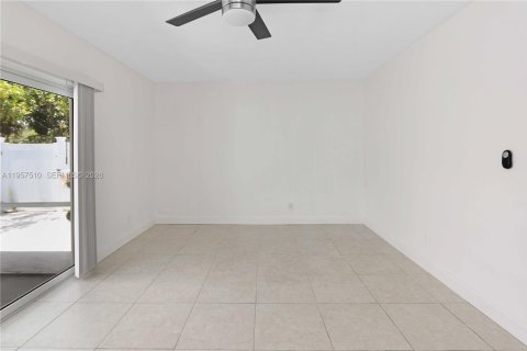 Villa ou maison à vendre à Hollywood, Floride: 5 chambres, 210.61 m2 № 2011711 - photo 29