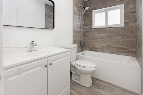 Villa ou maison à vendre à Hollywood, Floride: 5 chambres, 210.61 m2 № 2011711 - photo 24