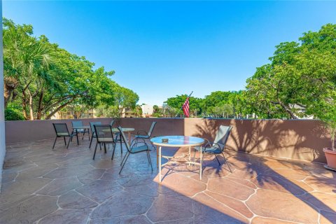 Copropriété à vendre à Tamarac, Floride: 2 chambres, 100.8 m2 № 2084433 - photo 4