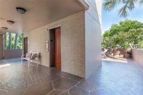 Copropriété à vendre à Tamarac, Floride: 2 chambres, 100.8 m2 № 2084433 - photo 3