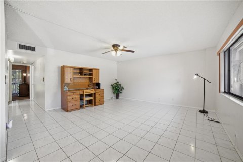 Copropriété à vendre à Tamarac, Floride: 2 chambres, 100.8 m2 № 2084433 - photo 11