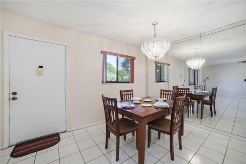 Copropriété à vendre à Tamarac, Floride: 2 chambres, 100.8 m2 № 2084433 - photo 6
