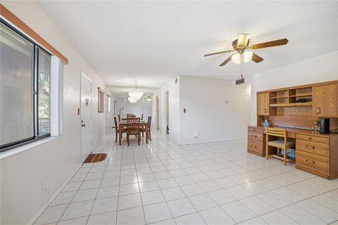Copropriété à vendre à Tamarac, Floride: 2 chambres, 100.8 m2 № 2084433 - photo 12