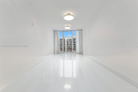 Купить кондоминиум в Майами, Флорида 4 спальни, 298.59м2, № 1920423 - фото 12