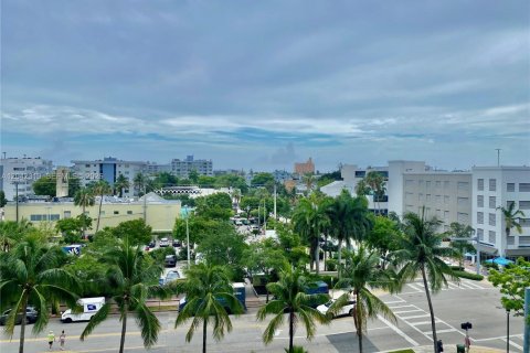 Estudio en el Condominio en Miami Beach, Florida  № 2184182