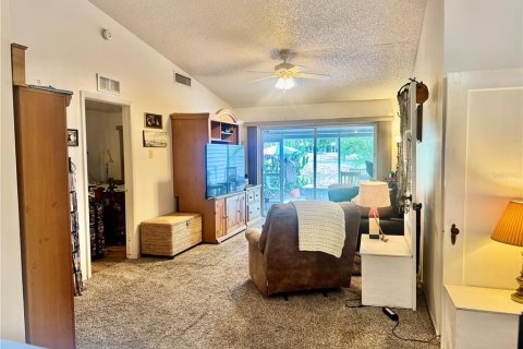 House in Palm Harbor, Florida 2 bedrooms, 90.67 sq.m. № 2215508 - photo 9