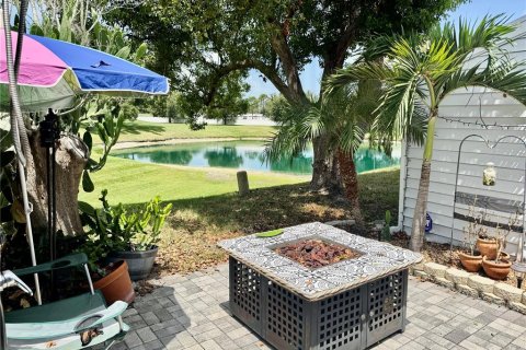 House in Palm Harbor, Florida 2 bedrooms, 90.67 sq.m. № 2215508 - photo 3