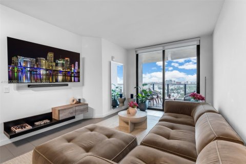 Студия в кондо в Майами, Флорида № 1978645