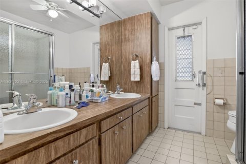 Villa ou maison à vendre à Pembroke Pines, Floride: 3 chambres, 182.74 m2 № 1989626 - photo 24