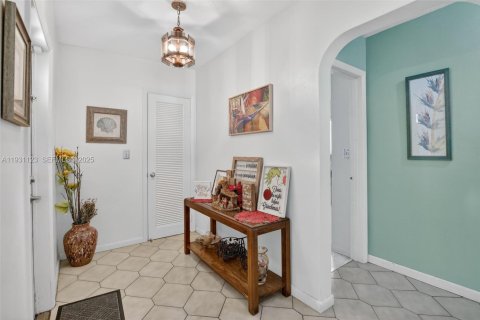 Villa ou maison à vendre à Pembroke Pines, Floride: 3 chambres, 182.74 m2 № 1989626 - photo 25