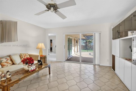 Villa ou maison à vendre à Pembroke Pines, Floride: 3 chambres, 182.74 m2 № 1989626 - photo 7