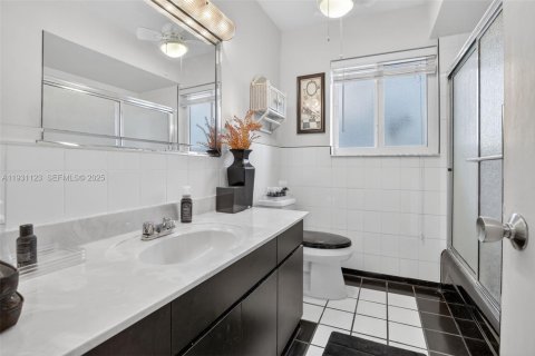 Villa ou maison à vendre à Pembroke Pines, Floride: 3 chambres, 182.74 m2 № 1989626 - photo 28