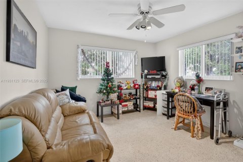 Villa ou maison à vendre à Pembroke Pines, Floride: 3 chambres, 182.74 m2 № 1989626 - photo 26