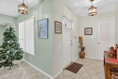 Villa ou maison à vendre à Pembroke Pines, Floride: 3 chambres, 182.74 m2 № 1989626 - photo 4