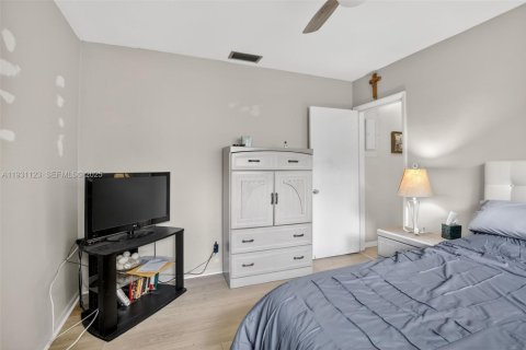 Villa ou maison à vendre à Pembroke Pines, Floride: 3 chambres, 182.74 m2 № 1989626 - photo 30