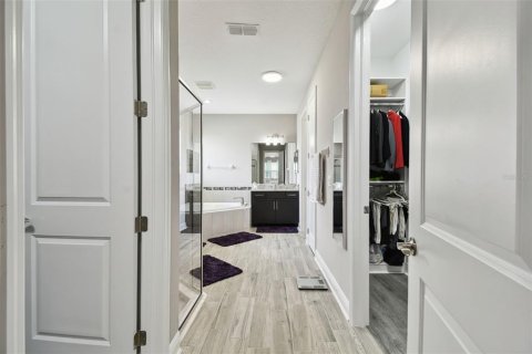 House in Tampa, Florida 7 bedrooms, 512.63 sq.m. № 1791589 - photo 29