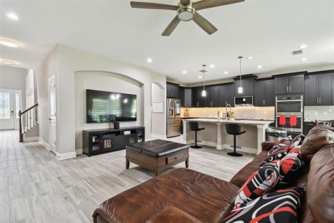 House in Tampa, Florida 7 bedrooms, 512.63 sq.m. № 1791589 - photo 12