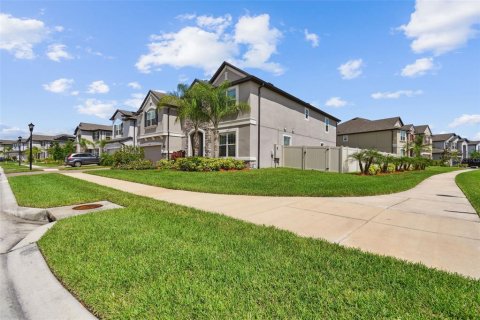 House in Tampa, Florida 7 bedrooms, 512.63 sq.m. № 1791589 - photo 3