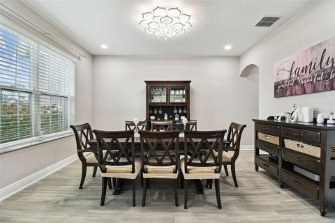 House in Tampa, Florida 7 bedrooms, 512.63 sq.m. № 1791589 - photo 9