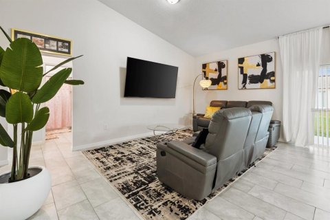 Casa en alquiler en Kissimmee, Florida, 4 dormitorios, 152.36 m2 № 1650720 - foto 11