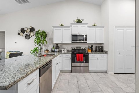 Casa en alquiler en Kissimmee, Florida, 4 dormitorios, 152.36 m2 № 1650720 - foto 5