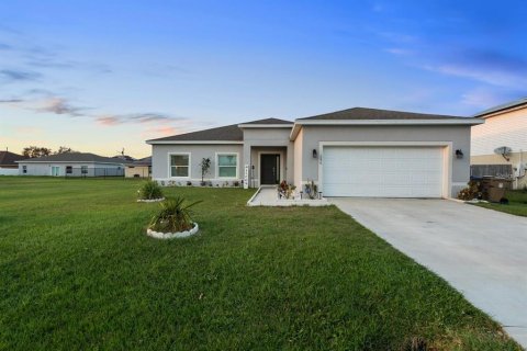 Casa en alquiler en Kissimmee, Florida, 4 dormitorios, 152.36 m2 № 1650720 - foto 1