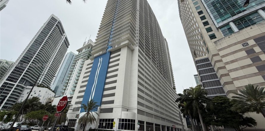 Estudio en el Condominio en Miami, Florida № 2056755