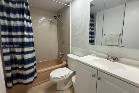 Снять в аренду кондоминиум в Халландейл-Бич, Флорида 1 спальня, 65.03м2, № 2066797 - фото 7