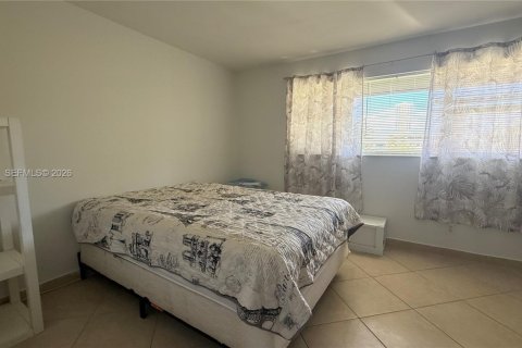 Снять в аренду кондоминиум в Халландейл-Бич, Флорида 1 спальня, 65.03м2, № 2066797 - фото 8