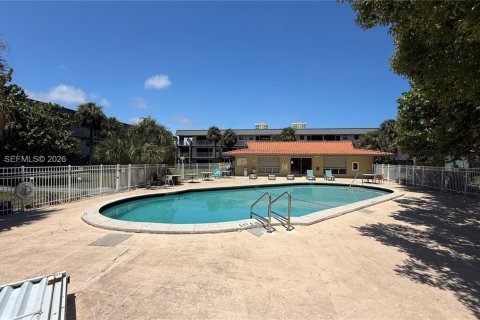 Снять в аренду кондоминиум в Халландейл-Бич, Флорида 1 спальня, 65.03м2, № 2066797 - фото 16