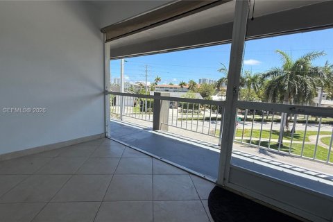 Снять в аренду кондоминиум в Халландейл-Бич, Флорида 1 спальня, 65.03м2, № 2066797 - фото 11