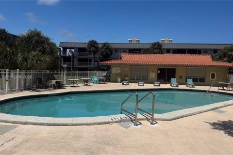 Снять в аренду кондоминиум в Халландейл-Бич, Флорида 1 спальня, 65.03м2, № 2066797 - фото 17