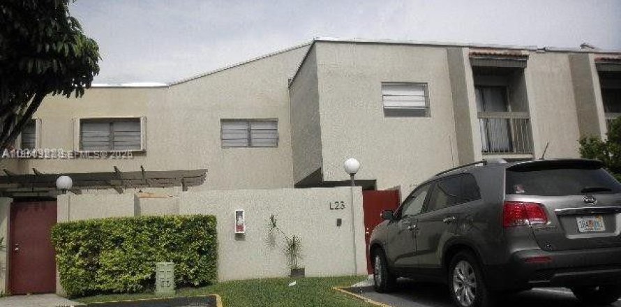 Condominio en Miami, Florida, 3 dormitorios  № 2008667