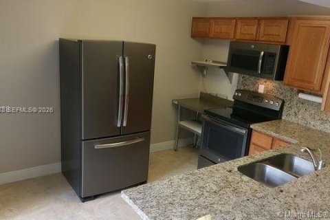 Condominio en alquiler en Miami, Florida, 3 dormitorios, 114.64 m2 № 2008667 - foto 2