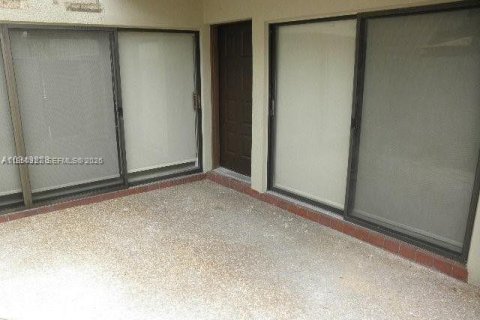 Condominio en alquiler en Miami, Florida, 3 dormitorios, 114.64 m2 № 2008667 - foto 18