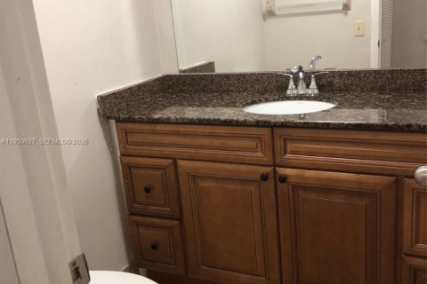 Condominio en alquiler en Miami, Florida, 3 dormitorios, 114.64 m2 № 2008667 - foto 6