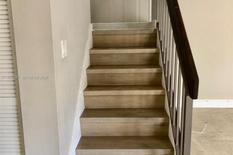 Condominio en alquiler en Miami, Florida, 3 dormitorios, 114.64 m2 № 2008667 - foto 17