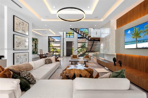 House in Fort Lauderdale, Florida 6 bedrooms, 682 sq.m. № 2029477 - photo 22