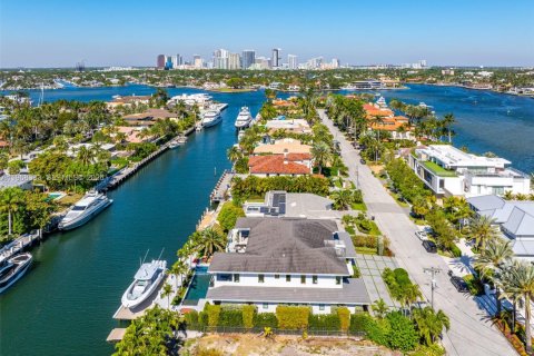 House in Fort Lauderdale, Florida 6 bedrooms, 682 sq.m. № 2029477 - photo 9