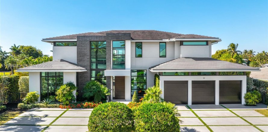 House in Fort Lauderdale, Florida 6 bedrooms, 682 sq.m. № 2029477