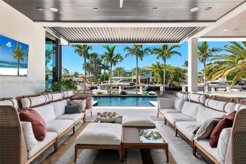 House in Fort Lauderdale, Florida 6 bedrooms, 682 sq.m. № 2029477 - photo 18