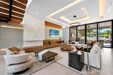 House in Fort Lauderdale, Florida 6 bedrooms, 682 sq.m. № 2029477 - photo 13