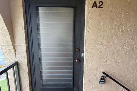 Condo in Greenacres, Florida, 2 bedrooms  № 2068718 - photo 16