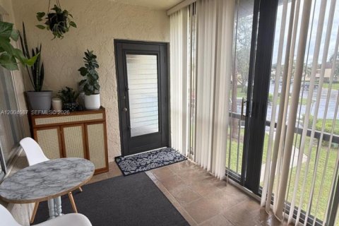 Condo in Greenacres, Florida, 2 bedrooms  № 2068718 - photo 15