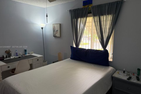 Condo in Greenacres, Florida, 2 bedrooms  № 2068718 - photo 9