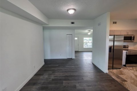 Casa en venta en Orlando, Florida, 3 dormitorios, 120.77 m2 № 1914457 - foto 10