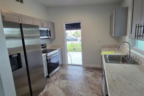 Casa en venta en Orlando, Florida, 3 dormitorios, 120.77 m2 № 1914457 - foto 12