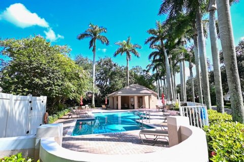 House in Plantation, Florida 4 bedrooms, 164.99 sq.m. № 659040 - photo 1