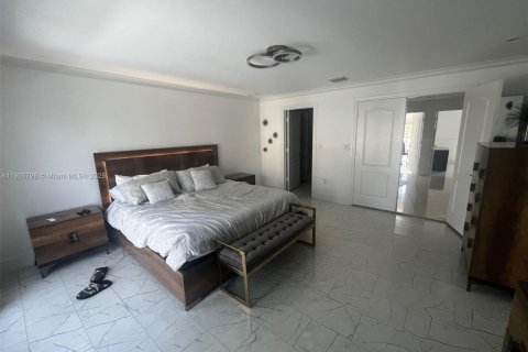 Adosado en alquiler en North Miami Beach, Florida, 3 dormitorios, 296.82 m2 № 2012213 - foto 14